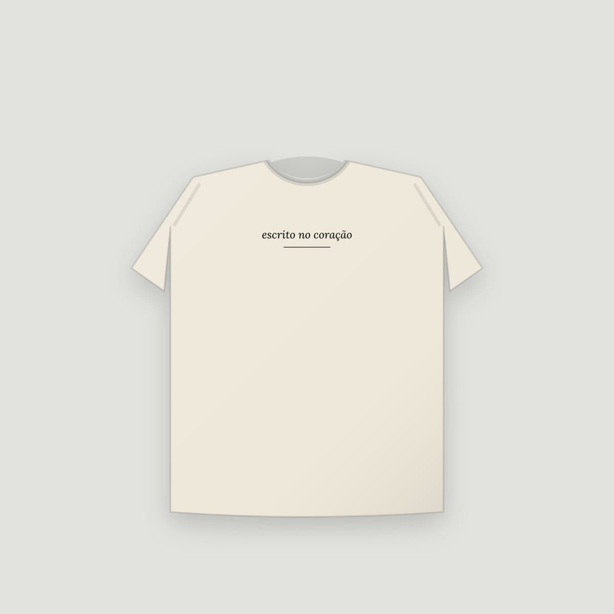 Camiseta “Escrito no coração”, modelo Infantil, frente: "escrito no coração" em letra cursiva
